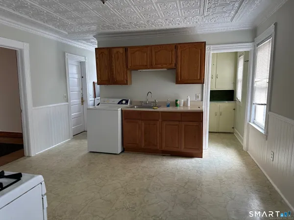 $1,500 | 88 Woodbine Street, Unit 2, Torrington, CT 06790