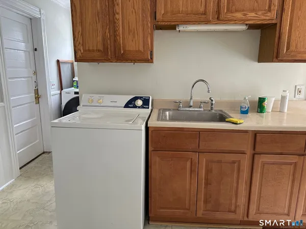 $1,500 | 88 Woodbine Street, Unit 2, Torrington, CT 06790