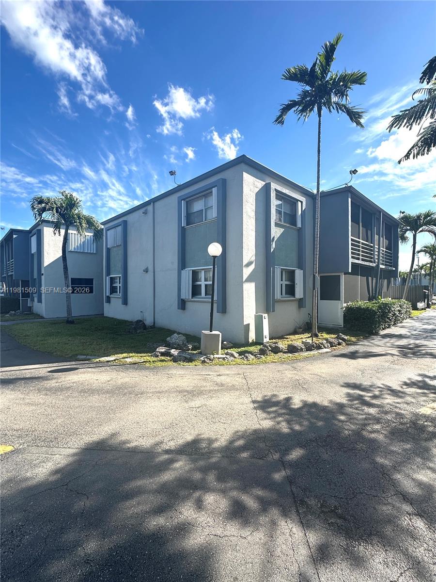 8794 Southwest 12th Street, Unit 105 Miami, FL 33174 - Photo 16 of 23