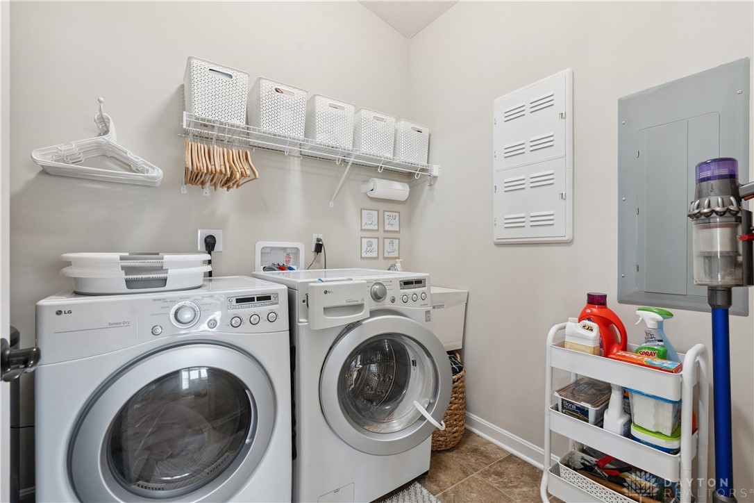 135 Rippling Brook Lane Springboro, OH 45066 - Photo 27 of 30 Laundry room