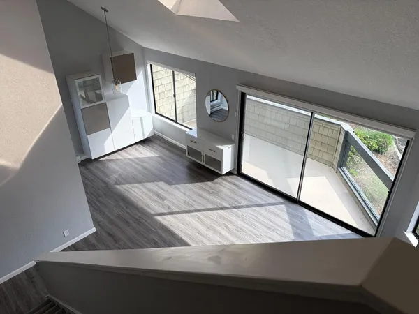 $3,690 | Shoreline Drive, San Mateo, CA 94404