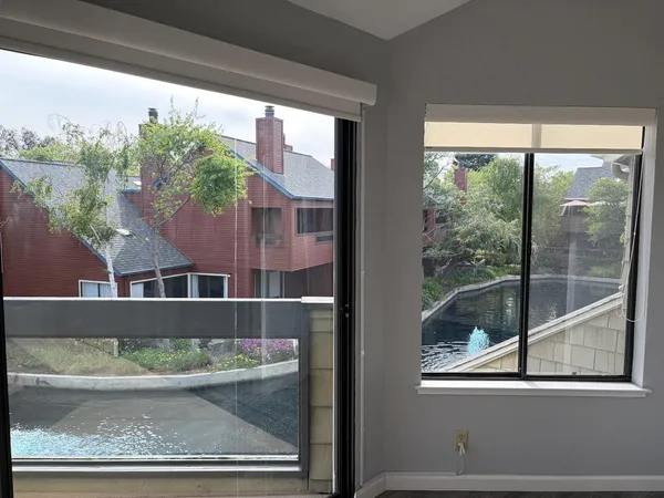 $3,690 | Shoreline Drive, San Mateo, CA 94404