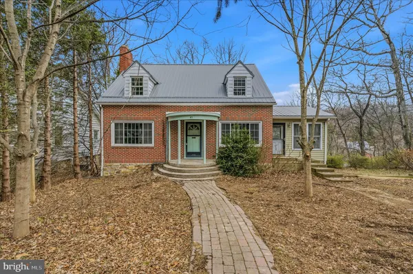 $425,000 | 45 Rockwell Circle, Berkeley Springs, WV 25411