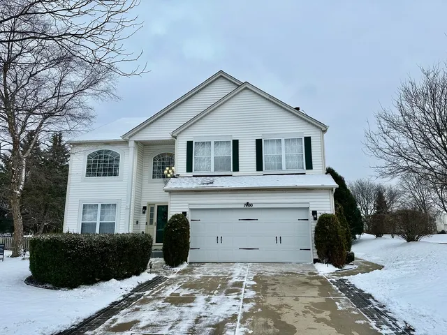 $480,000 | 1900 Chestnut Grove Drive, Plainfield, IL 60586