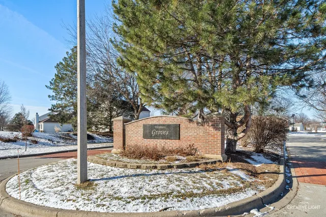 $480,000 | 1900 Chestnut Grove Drive, Plainfield, IL 60586