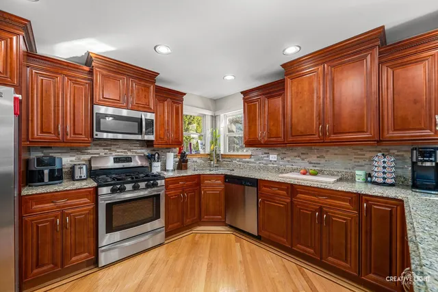 $480,000 | 1900 Chestnut Grove Drive, Plainfield, IL 60586