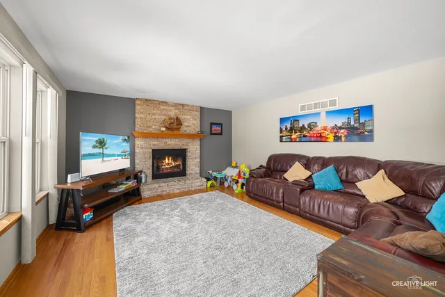 $480,000 | 1900 Chestnut Grove Drive, Plainfield, IL 60586