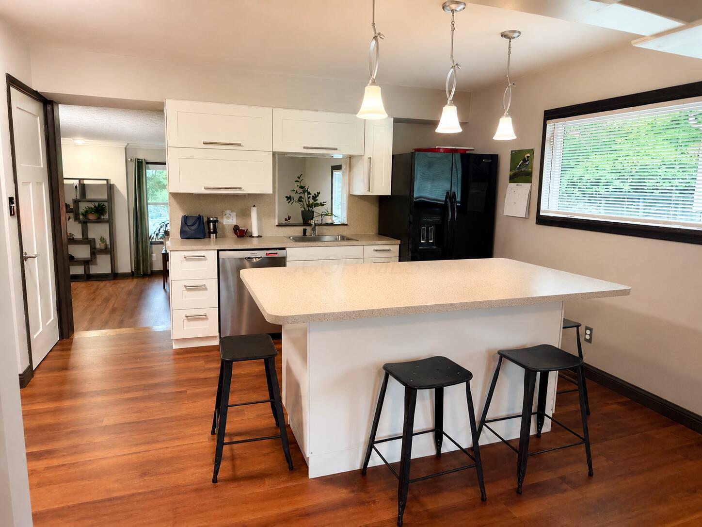 1238 Francisco Road Columbus, OH 43220 - Photo 4 of 14