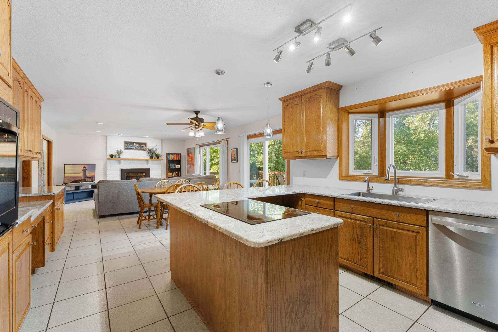 2129 East Heights Lane Northeast Rochester, MN 55906 - Photo 5 of 40