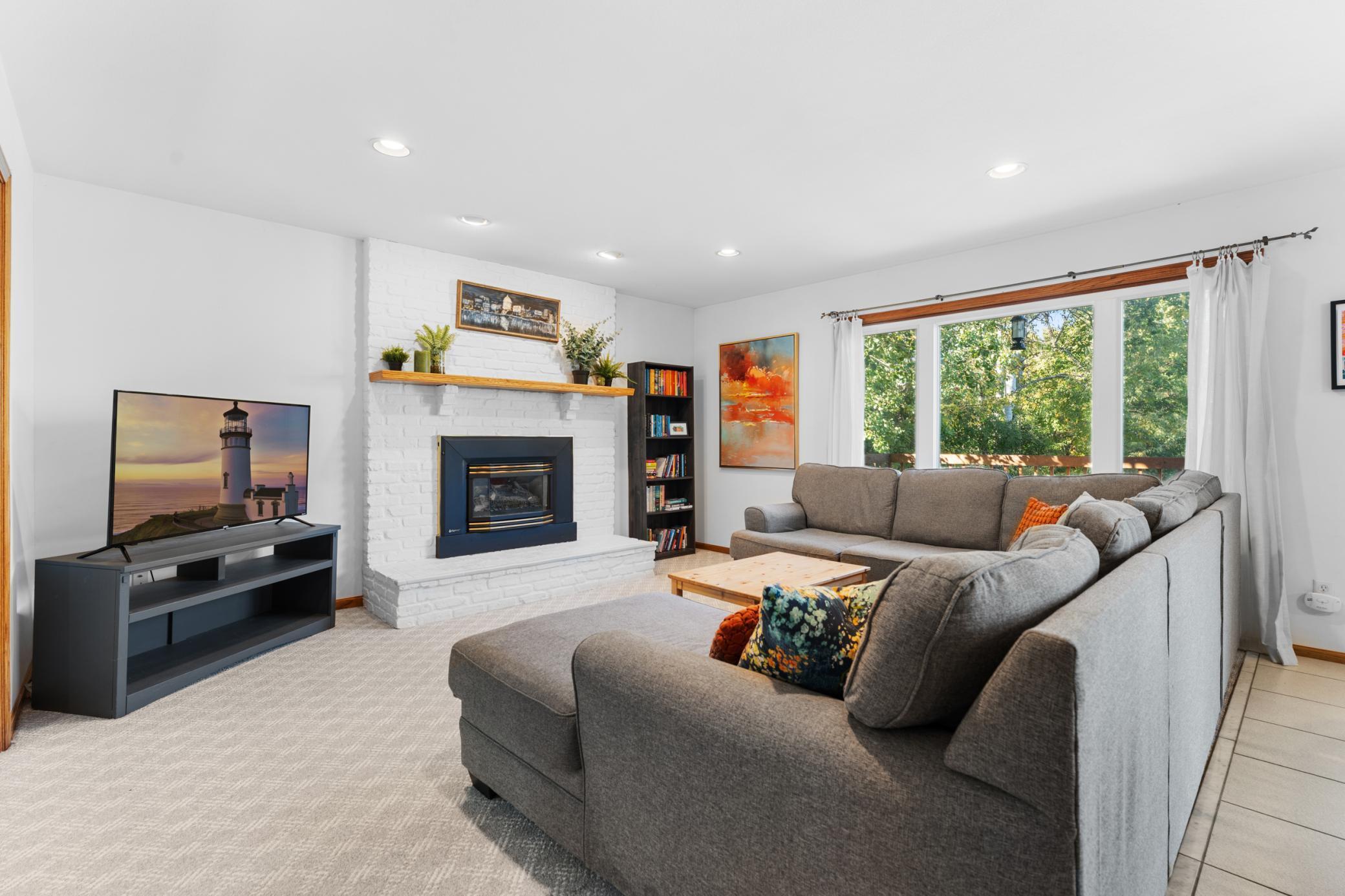 2129 East Heights Lane Northeast Rochester, MN 55906 - Photo 10 of 40