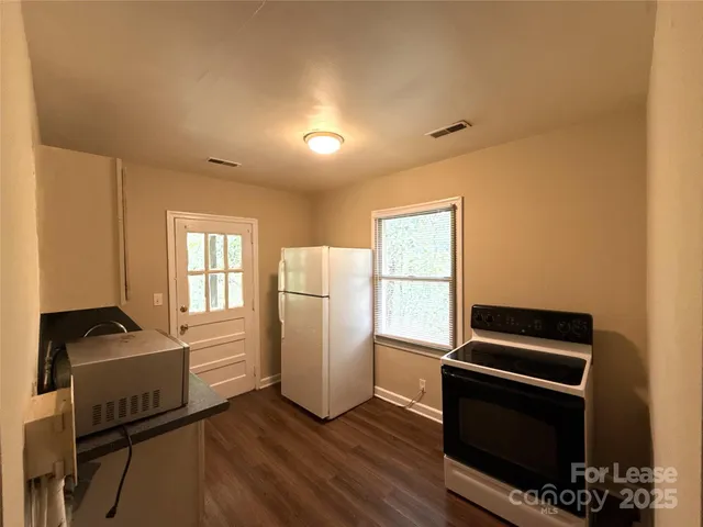 $995 | 2729 Bancroft Street, Unit 4, Charlotte, NC 28206