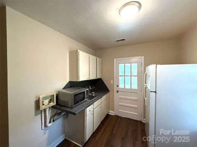 $995 | 2729 Bancroft Street, Unit 4, Charlotte, NC 28206