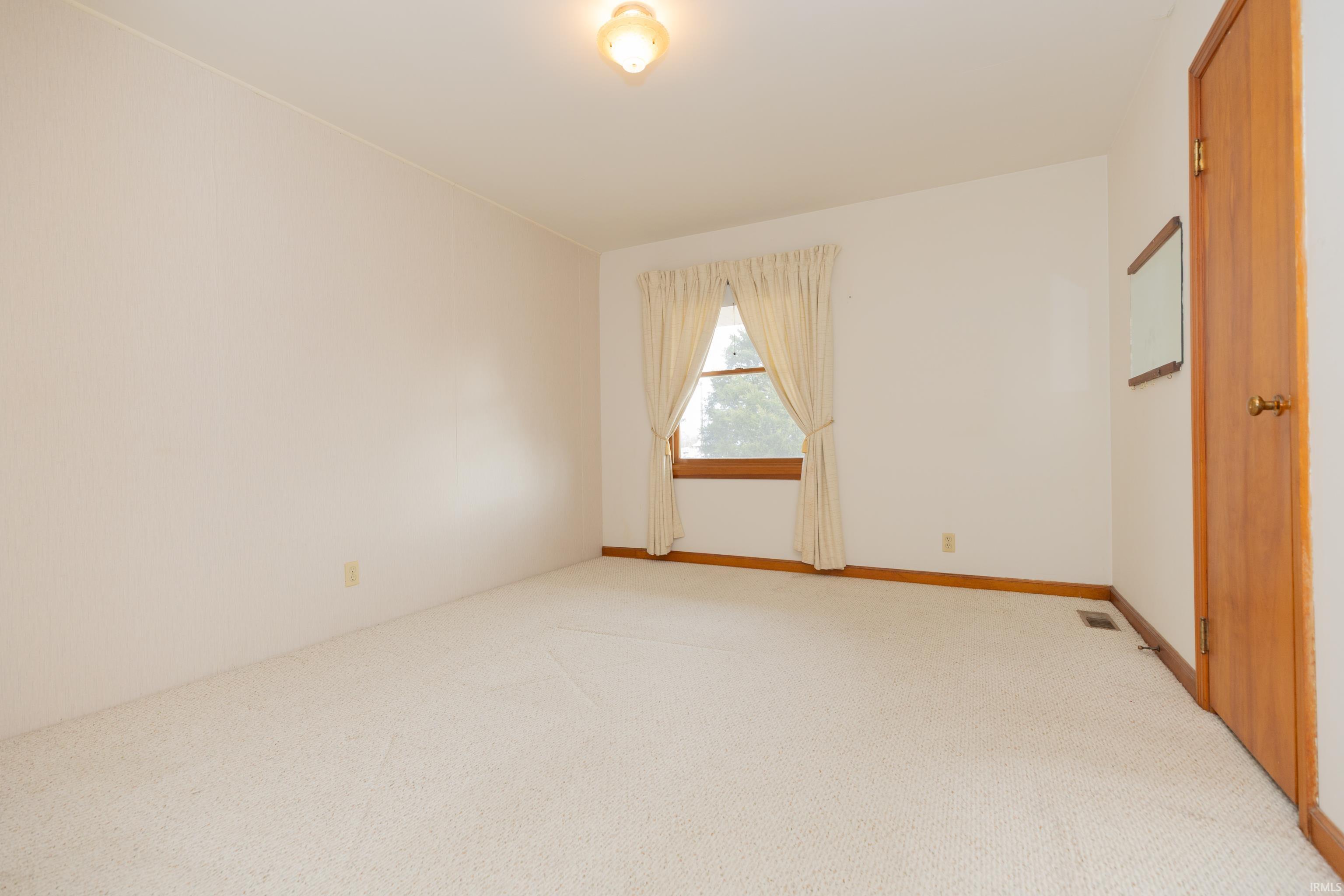 12612 Darmstadt Road Evansville, IN 47725 - Photo 11 of 20