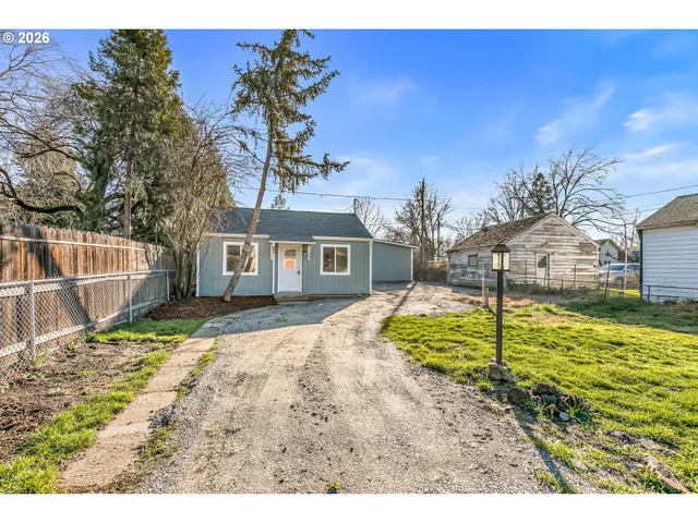 $259,000 | 745 Dakota Avenue, Medford, OR 97501