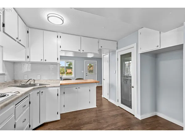 $255,000 | 745 Dakota Avenue, Medford, OR 97501