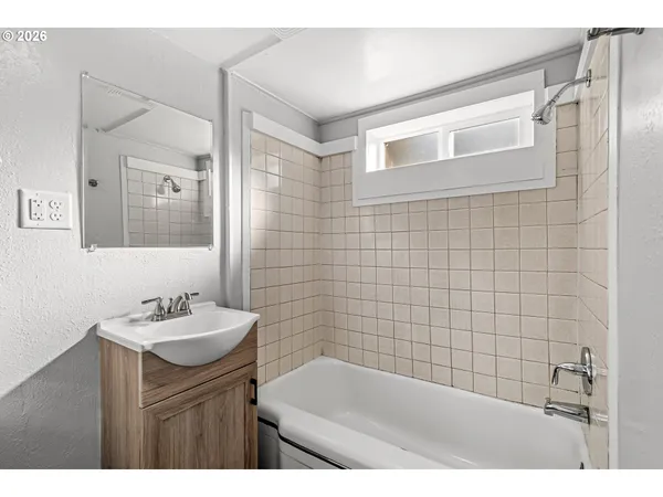 $255,000 | 745 Dakota Avenue, Medford, OR 97501