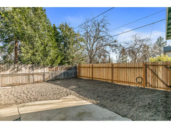 $255,000 | 745 Dakota Avenue, Medford, OR 97501