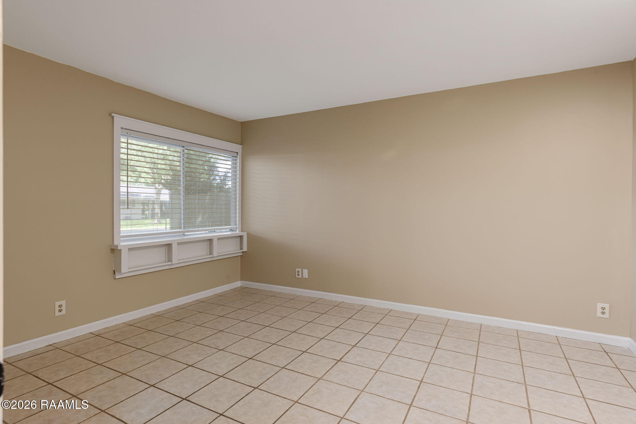 220 Doucet Road, Unit 153G Lafayette, LA 70503 - Photo 11 of 13 11-web-or-mls-220 Doucet Rd 153G-10
