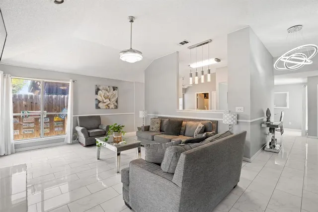 $2,300 | 8525 Mystic Trail, Fort Worth, TX 76118