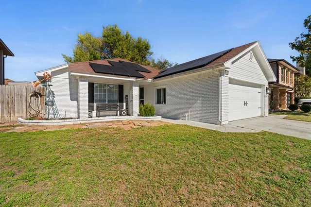 $2,300 | 8525 Mystic Trail, Fort Worth, TX 76118