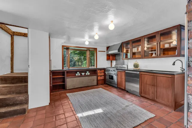 $619,000 | 60 Spruce Street, North Branford, CT 06472