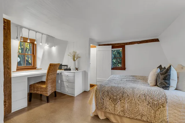 $619,000 | 60 Spruce Street, North Branford, CT 06472