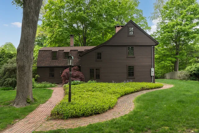 $619,000 | 60 Spruce Street, North Branford, CT 06472