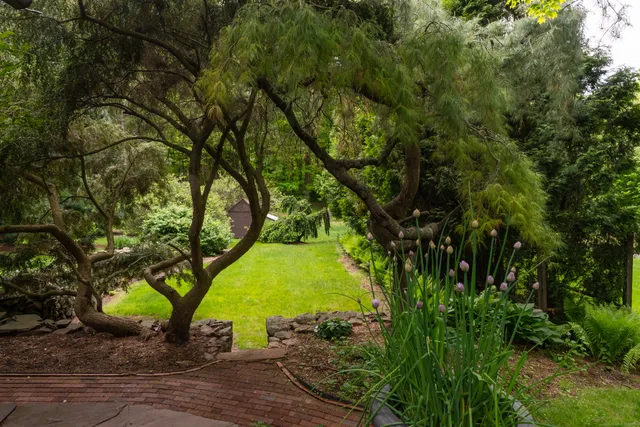 $619,000 | 60 Spruce Street, North Branford, CT 06472