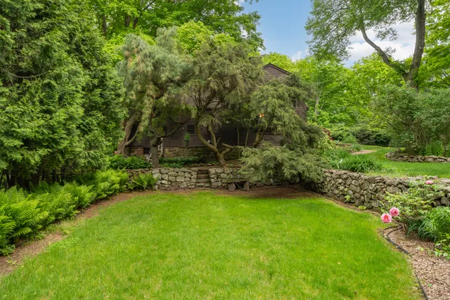 $619,000 | 60 Spruce Street, North Branford, CT 06472