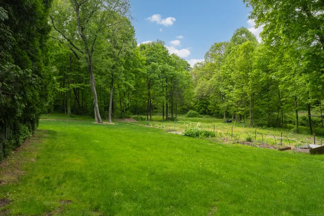 $619,000 | 60 Spruce Street, North Branford, CT 06472