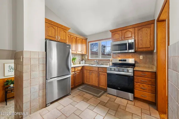 $650,000 | 35 Calt Drive, Hazlet, NJ 07730