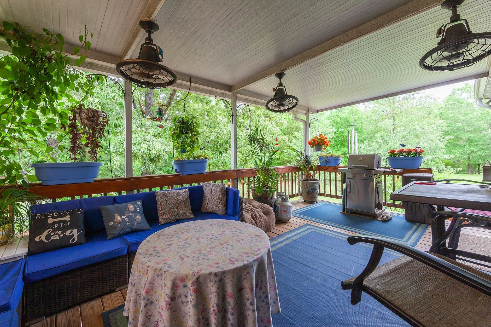 65 Jennalee Lane Medon, TN 38356 - Photo 25 of 43 a living room with furniture and a large window