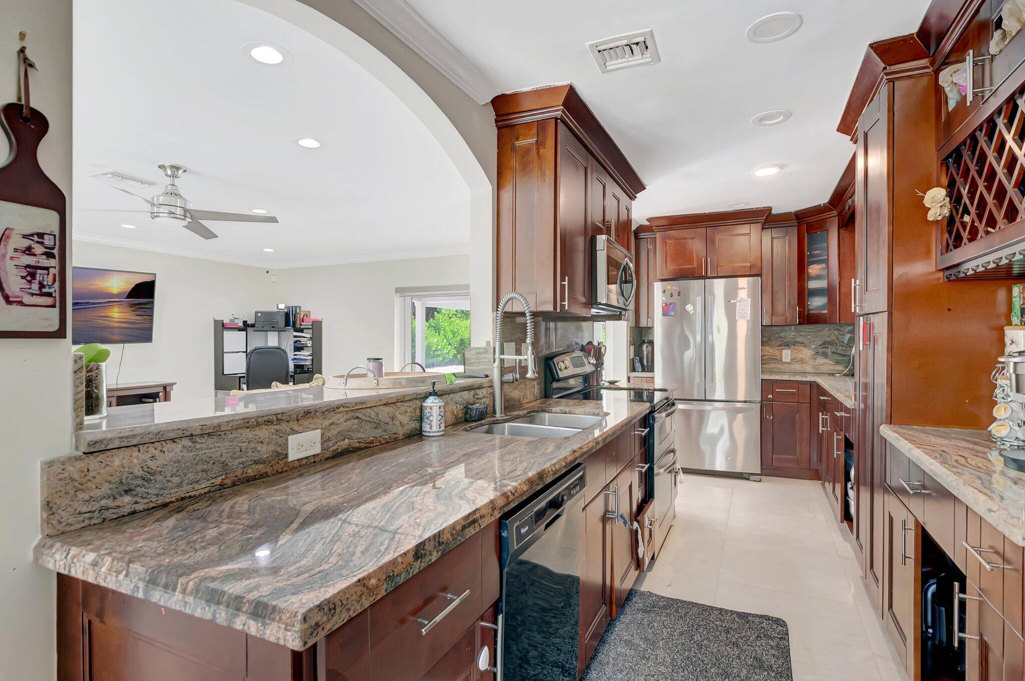 701 Northwest 8th Avenue Boca Raton, FL 33486 - Photo 17 of 40 Kitchen