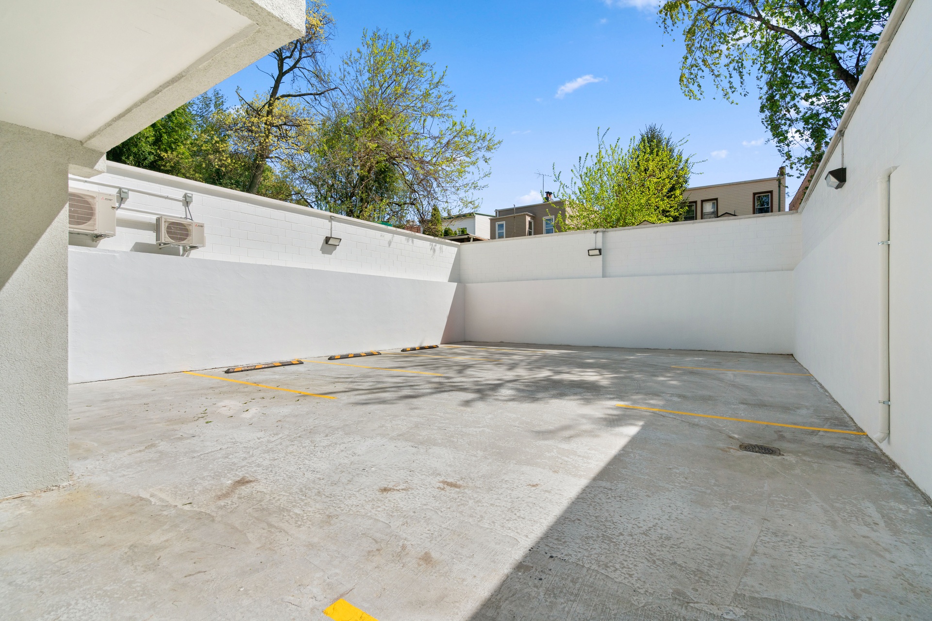33-25 Junction Boulevard, Unit 4A Queens, NY 11372 - Photo 10 of 11 a view of a garage