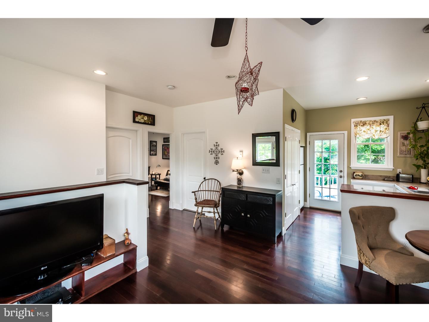 33 Goodturn Road Levittown, PA 19057 - Photo 12 of 23