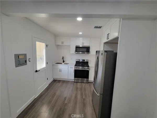 $3,300 | 311 West Green Street, Claremont, CA 91711