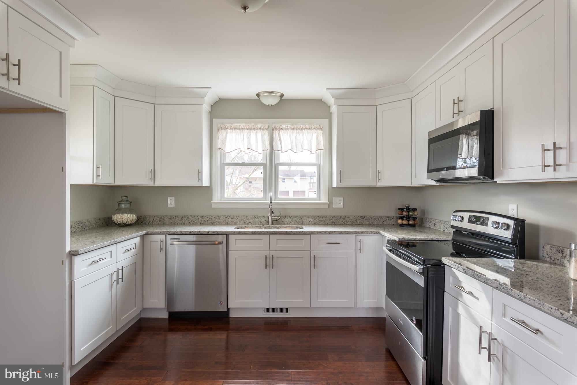 526 Radio Road Elizabethtown, PA 17022 - Photo 3 of 20 Gallery Image 3