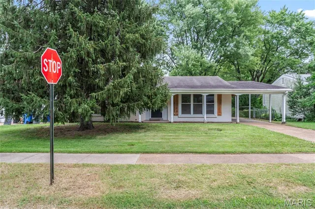 $200,000 | 1480 Burning Tree Drive, Florissant, MO 63033