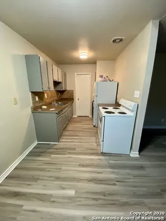 $795 | 7135 Glen Terrace, Unit 2, San Antonio, TX 78239