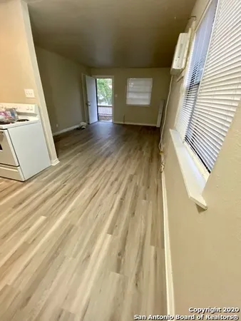 $795 | 7135 Glen Terrace, Unit 2, San Antonio, TX 78239