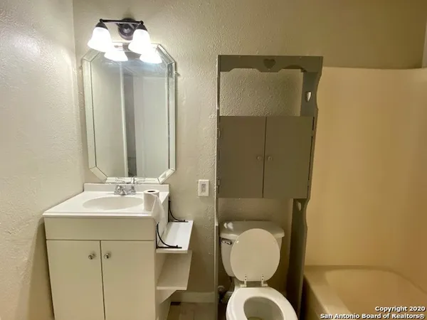 $795 | 7135 Glen Terrace, Unit 2, San Antonio, TX 78239