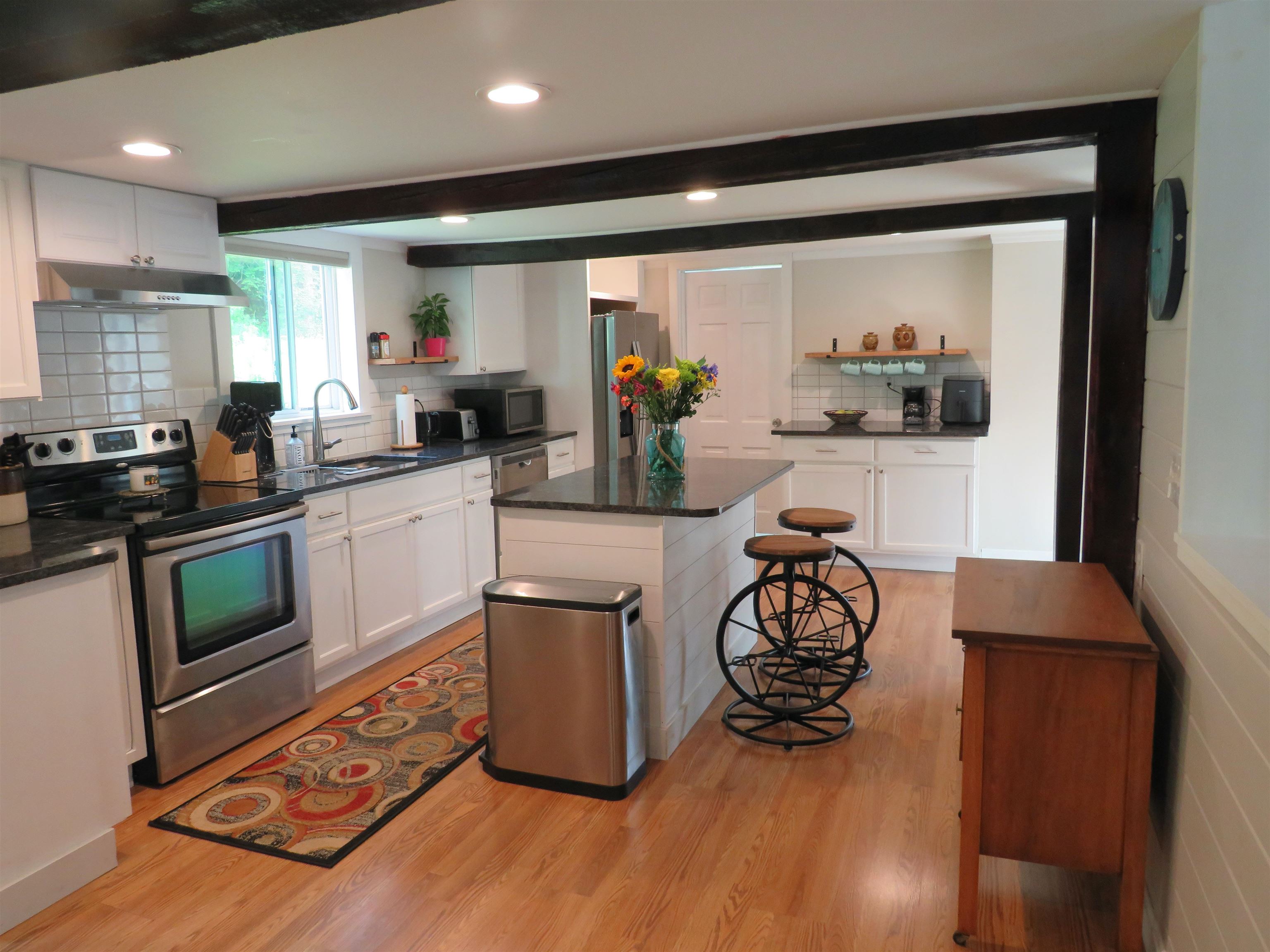 21 Storrs Hill Road Lebanon, NH 03766 - Photo 5 of 27