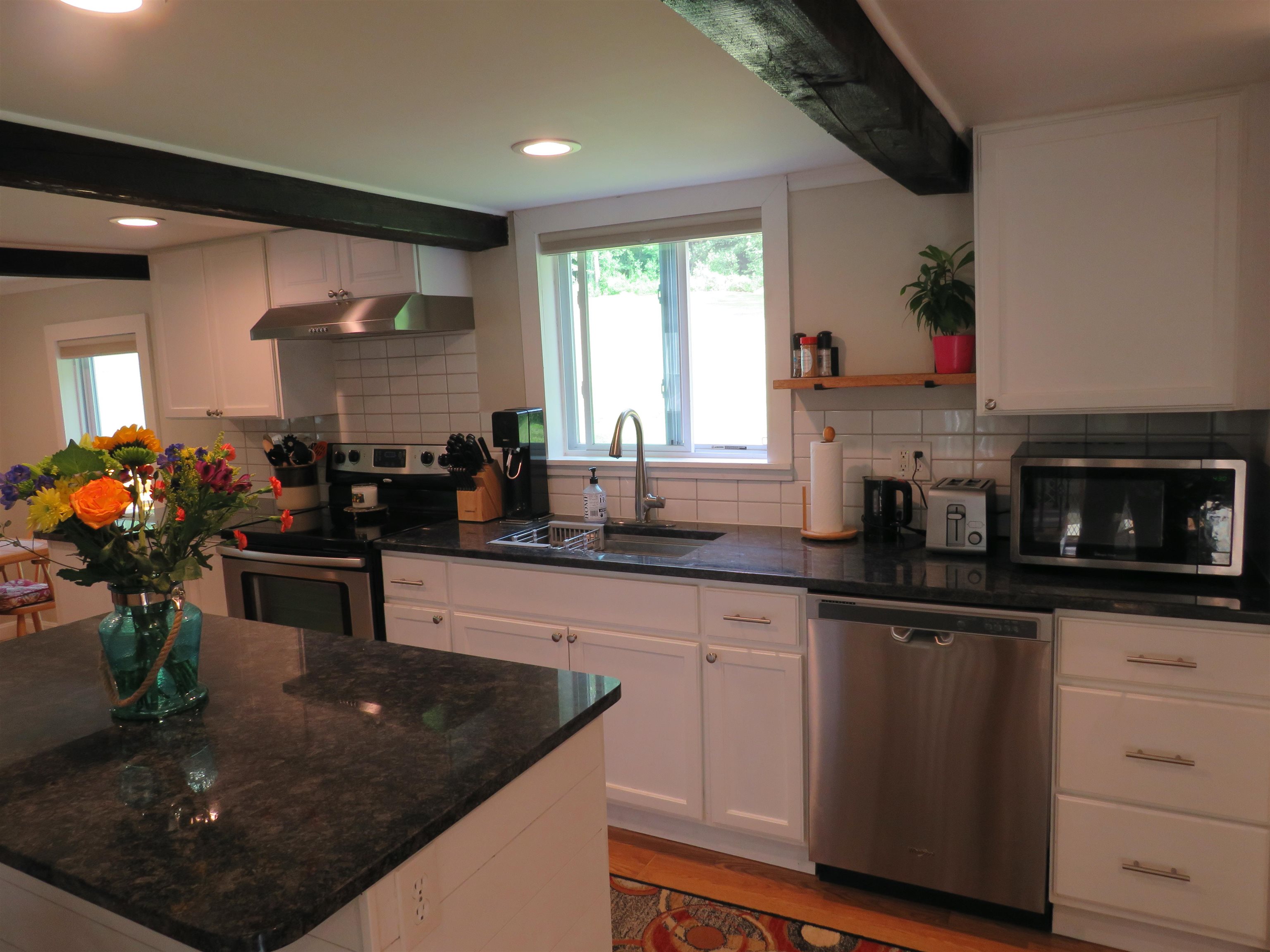 21 Storrs Hill Road Lebanon, NH 03766 - Photo 6 of 27