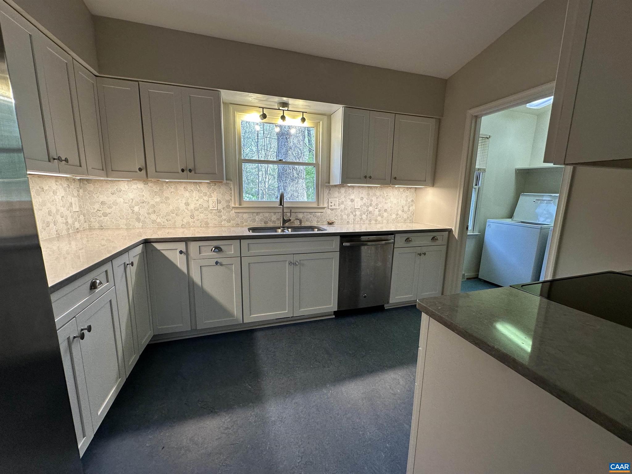 640 Big Oak Road Charlottesville, VA 22903 - Photo 4 of 6