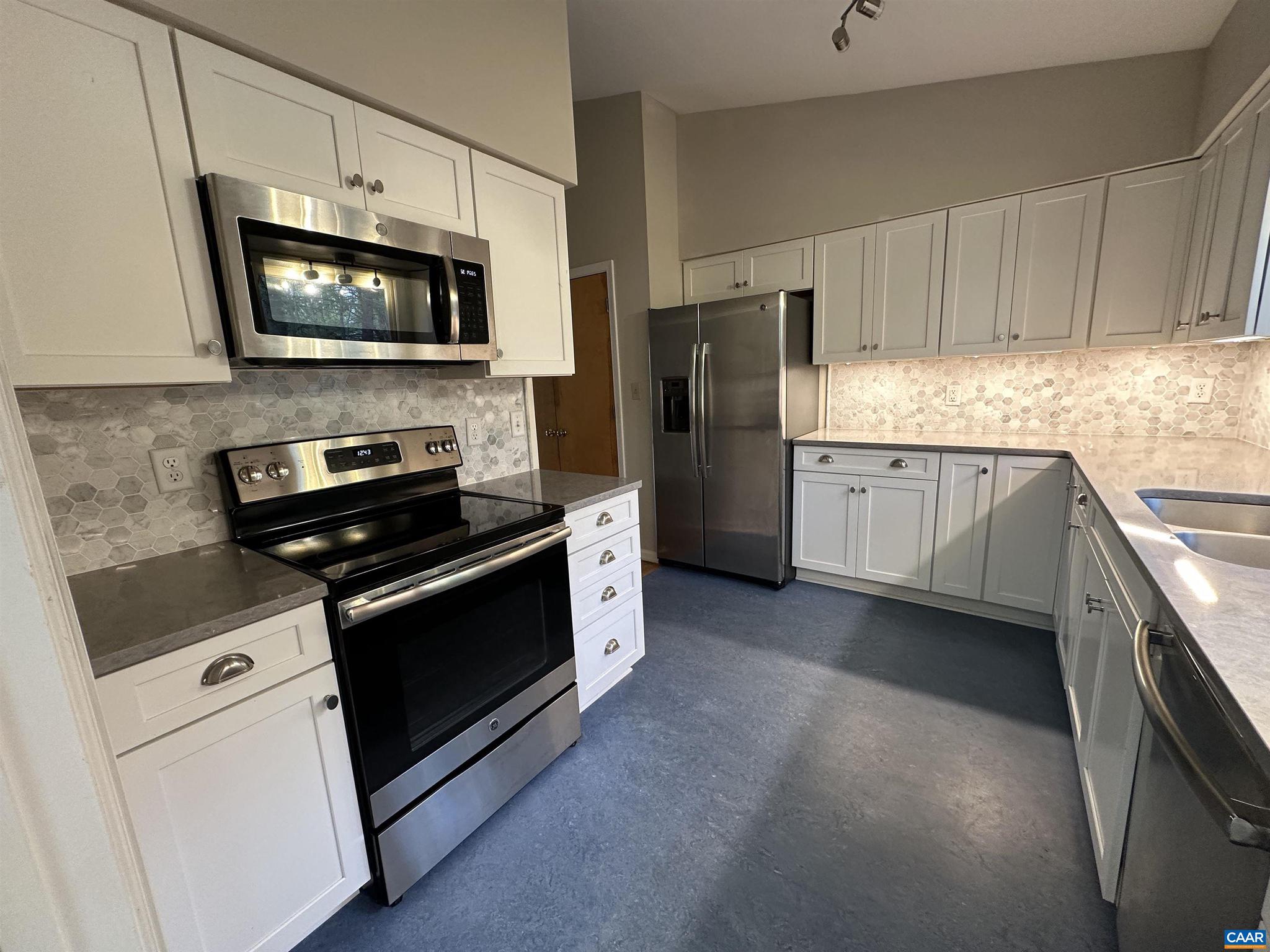 640 Big Oak Road Charlottesville, VA 22903 - Photo 5 of 6