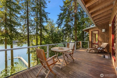 $3,295,000 | 11515 Blue Heron Lane Northeast, Bainbridge Island, WA 98110