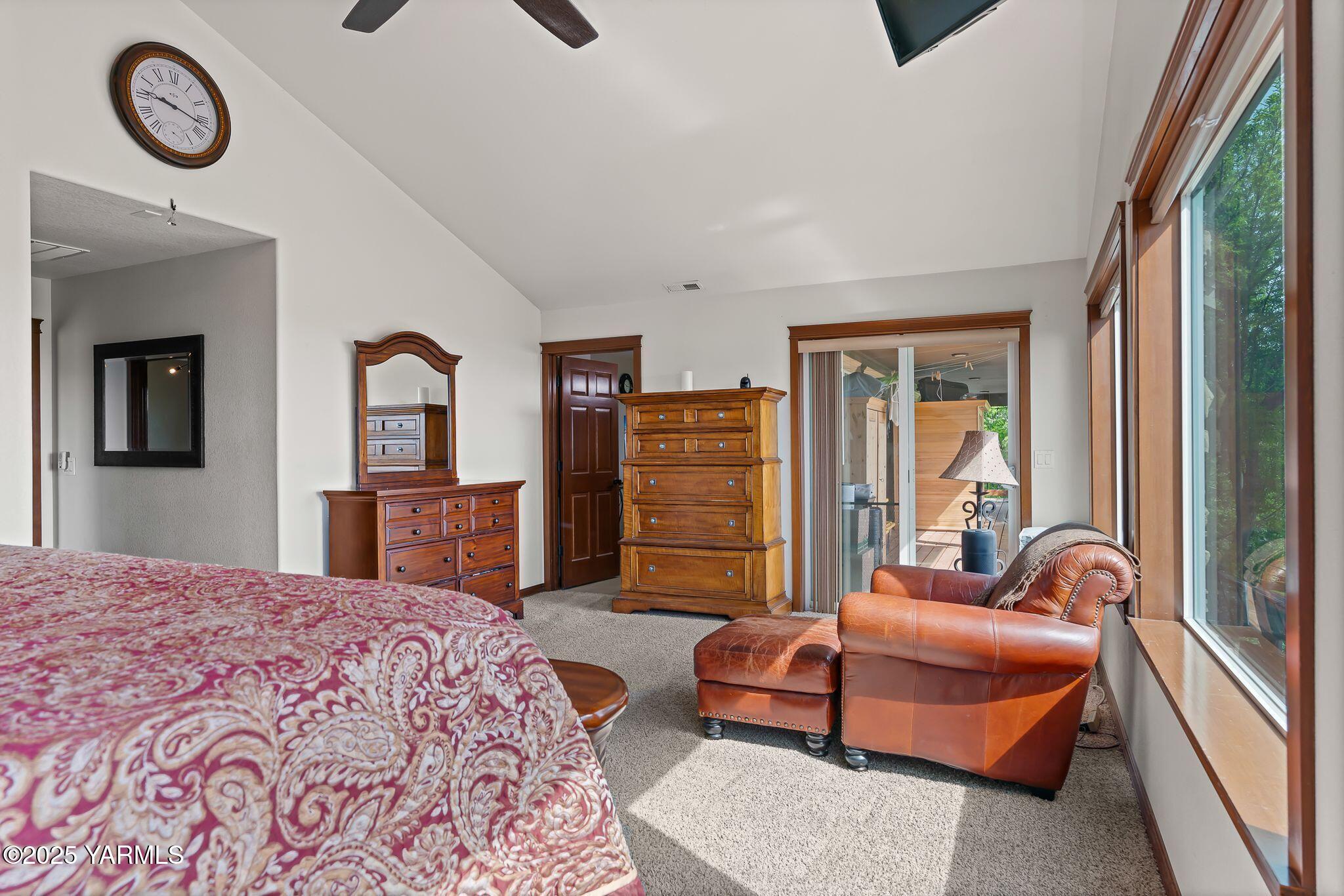 12900 Douglas Road Yakima, WA 98908 - Photo 21 of 62 a bed room with a bed mirror and a window