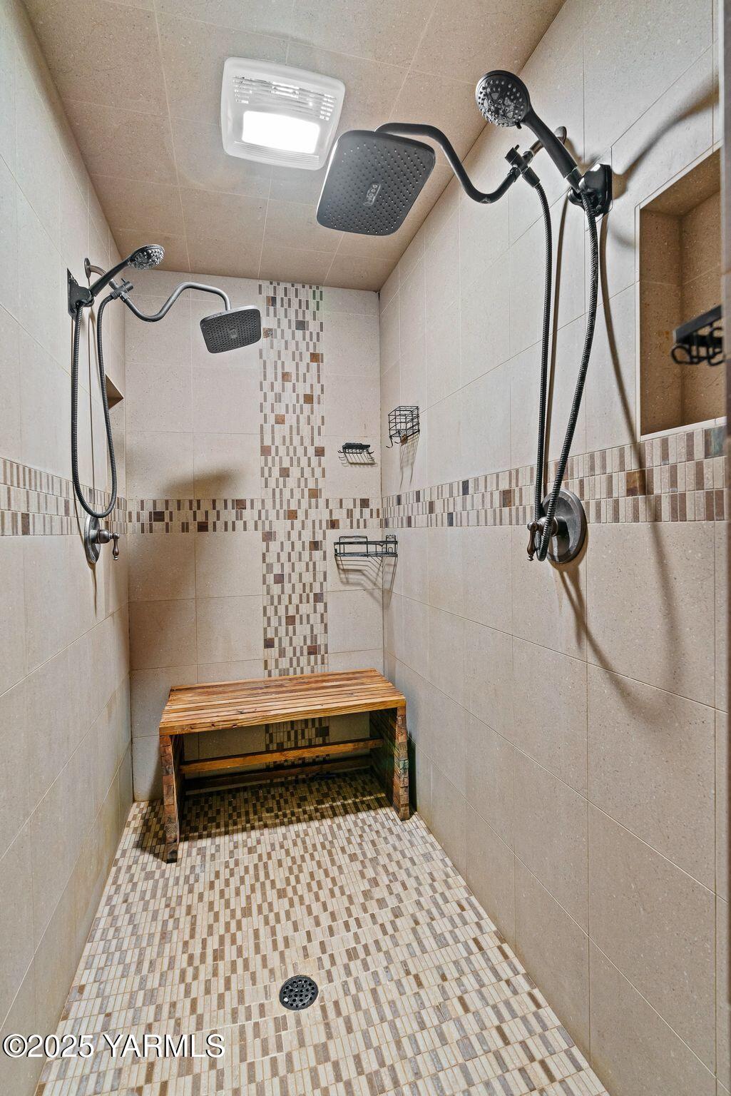 12900 Douglas Road Yakima, WA 98908 - Photo 24 of 62 Primary bathroom shower