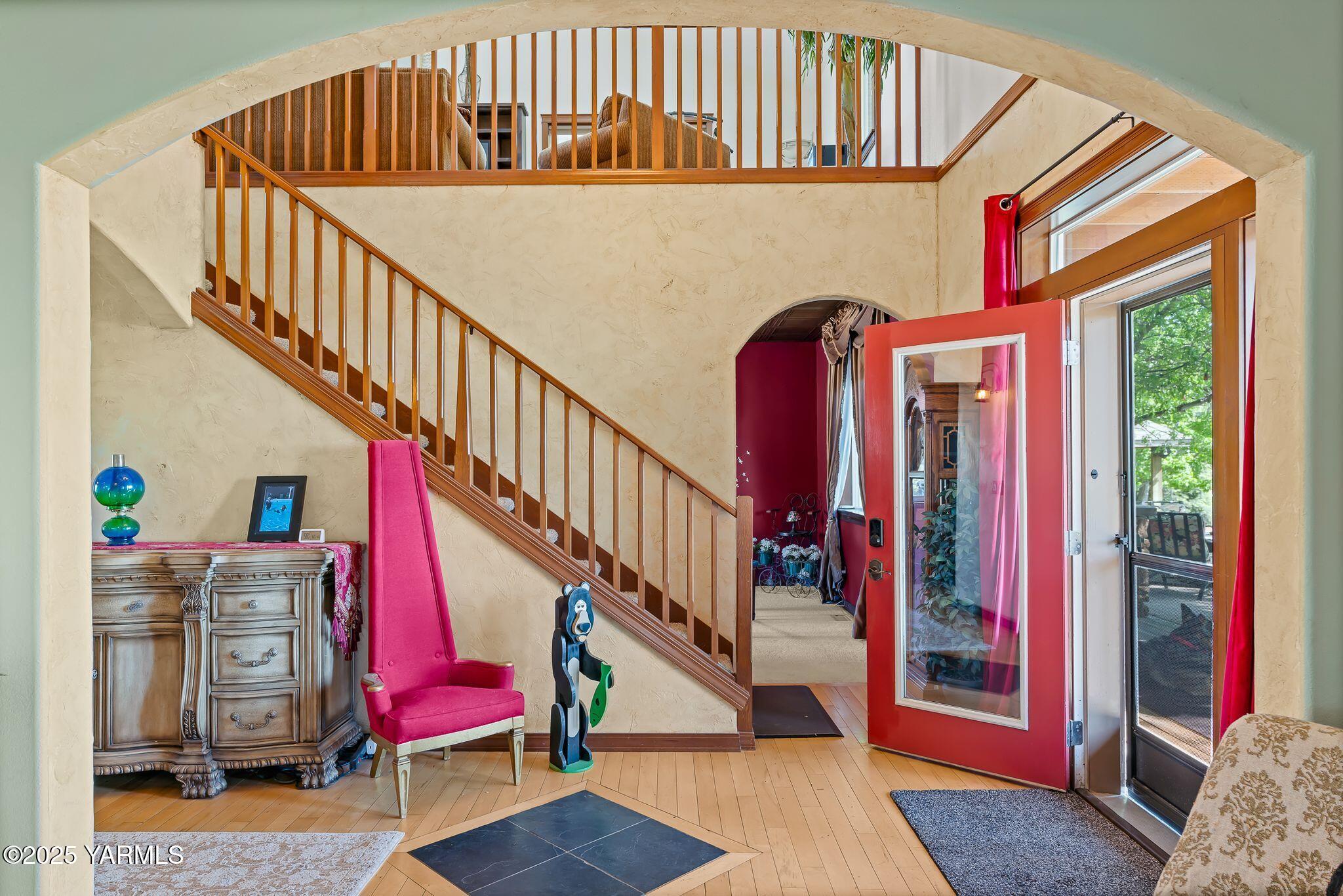 12900 Douglas Road Yakima, WA 98908 - Photo 9 of 62 a view of entryway with wooden floor