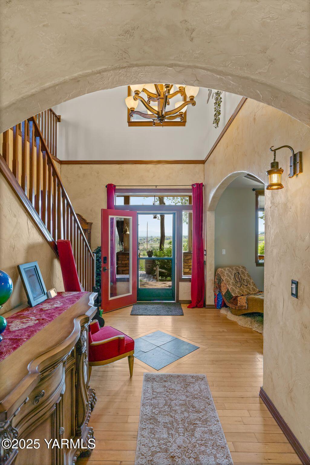 12900 Douglas Road Yakima, WA 98908 - Photo 10 of 62 a view of an entryway